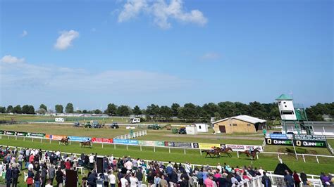 great yarmouth racing results today.